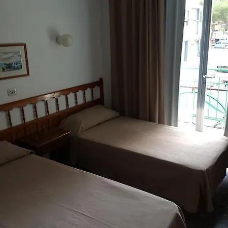 ホステル Elegance Playa Arenal Ii *