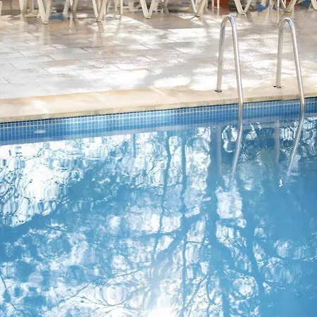 Elegance Playa Arenal Ii Hostel *