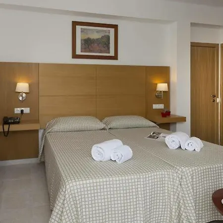 ホステル Elegance Playa Arenal Ii
